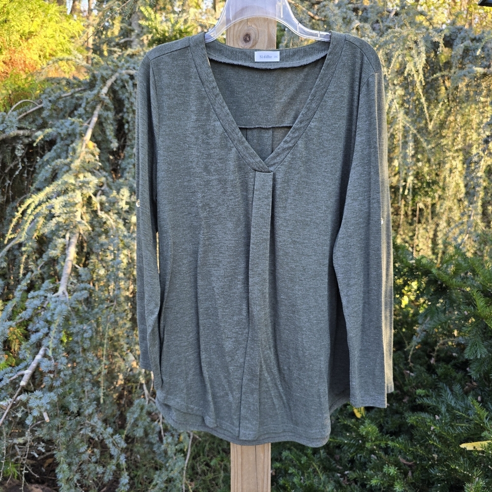 Green Long Sleeve Top with Button Detail